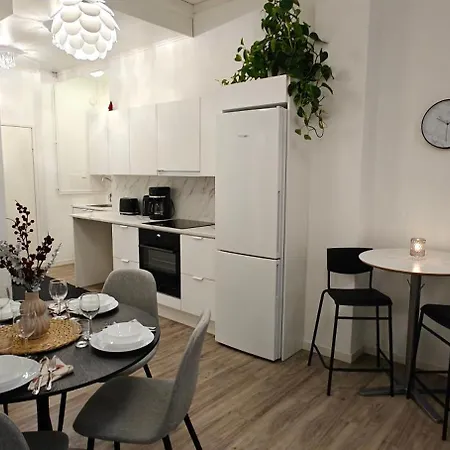 Arctic Cityhome - Snowycloudberry - Retreat At Centre Of *