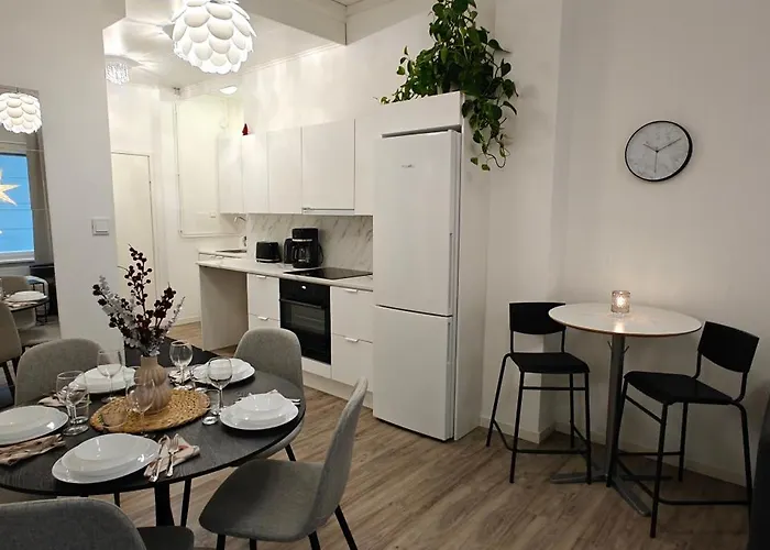 Arctic Cityhome - Snowycloudberry - Retreat At Centre Of *